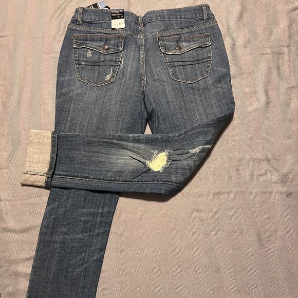 a.n.a. Modern Fit Skinny Leg Contoured Lower Rise Saddle Wash Jeans - Picture 1 of 7